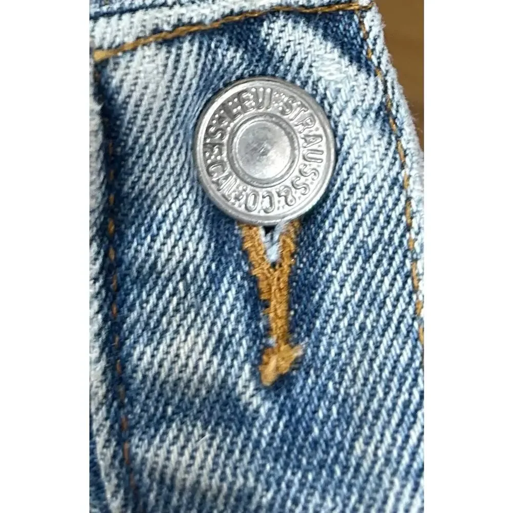 Vintage 90s Levi’s 550 Relaxed Fit Tapered Leg Jeans 38x34 Light Wash Distressed